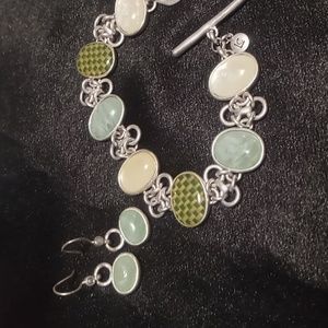 Lauren Conrad toggle clasp bracelet with earrings.